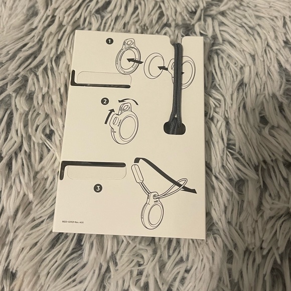 Apple AirTag Secure Holder with Strap - Picture 4 of 5